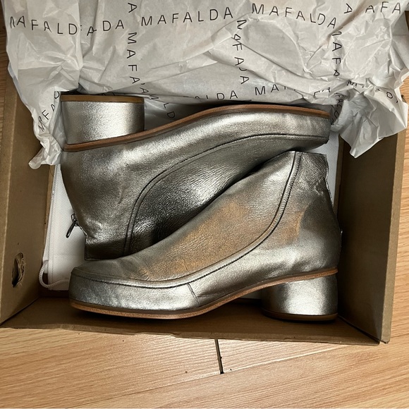 Mafalda silver boots size 39 UK 8US - Picture 7 of 10